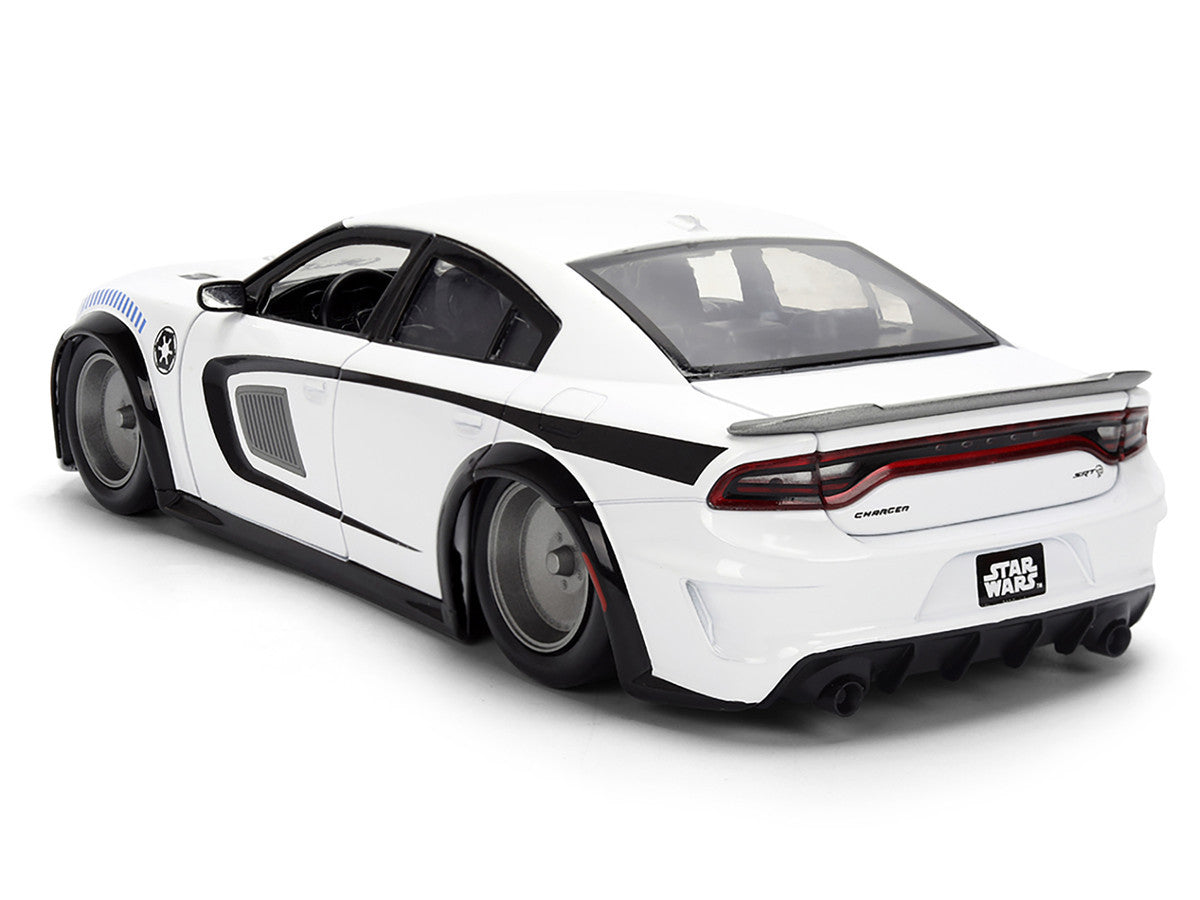 PREORDER -Jada 1:24 Star Wars Stormtrooper and 2021 Dodge Charger SRT Hellcat – White – Hollywood Rides – Die-Cast Vehicle + Figure - January 2026