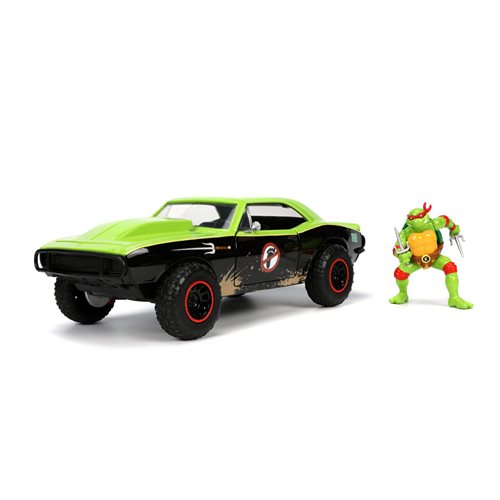 Teenage Mutant Ninja Turtles 1967 Chevrolet Camaro 1:24 Scale Die-Cast Metal Vehicle with Raphael Figure