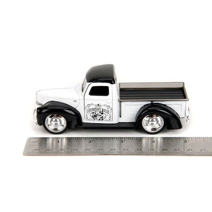 Steamboat Willie 1941 Ford Pickup 1:32 Scale Die-Cast Metal Vehicle