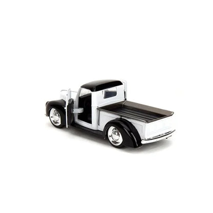 Steamboat Willie 1941 Ford Pickup 1:32 Scale Die-Cast Metal Vehicle
