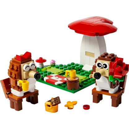 LEGO 40711 Hedgehog Picnic Date (ETA JANUARY / FEBRUARY 2025)