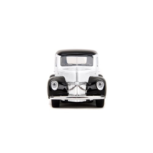 Steamboat Willie 1941 Ford Pickup 1:32 Scale Die-Cast Metal Vehicle