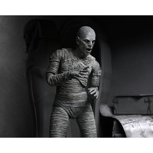 Universal Monsters Ultimate Mummy Black and White Version 7-Inch Scale Action Figure