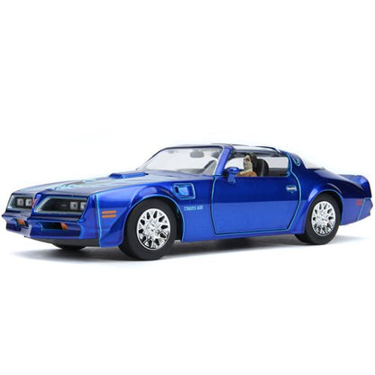 It: Chapter Two 1977 Pontiac Firebird 1:24 Scale Die-Cast Metal Vehicle with Pennywise Figure