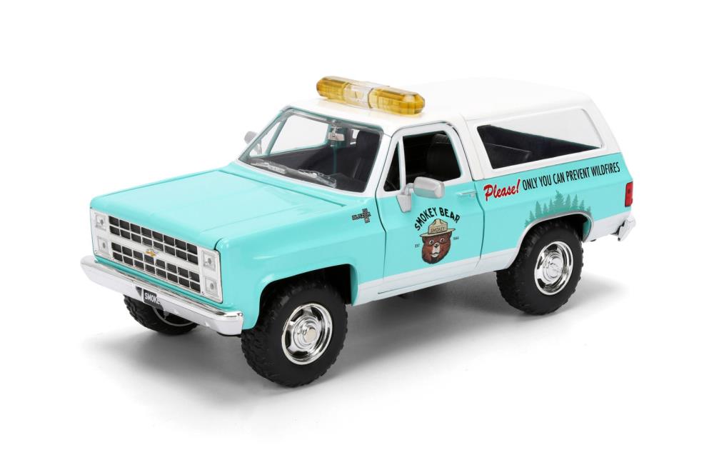 Hollywood Rides Smokey Bear 1:24 Scale 1980 Chevy Blazer Model