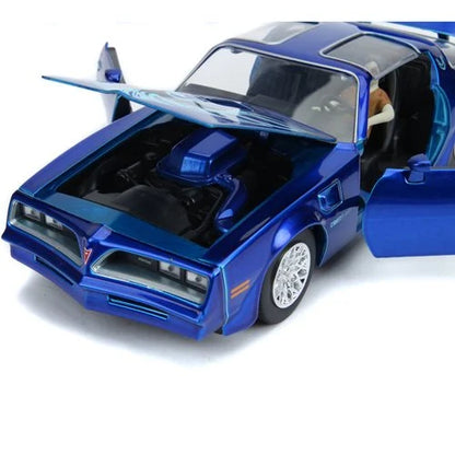 It: Chapter Two 1977 Pontiac Firebird 1:24 Scale Die-Cast Metal Vehicle with Pennywise Figure
