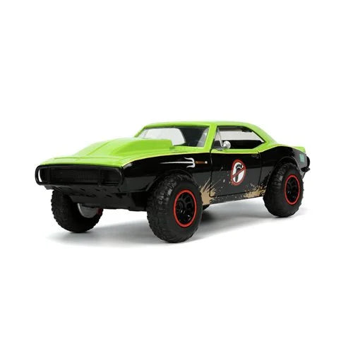Teenage Mutant Ninja Turtles 1967 Chevrolet Camaro 1:24 Scale Die-Cast Metal Vehicle with Raphael Figure