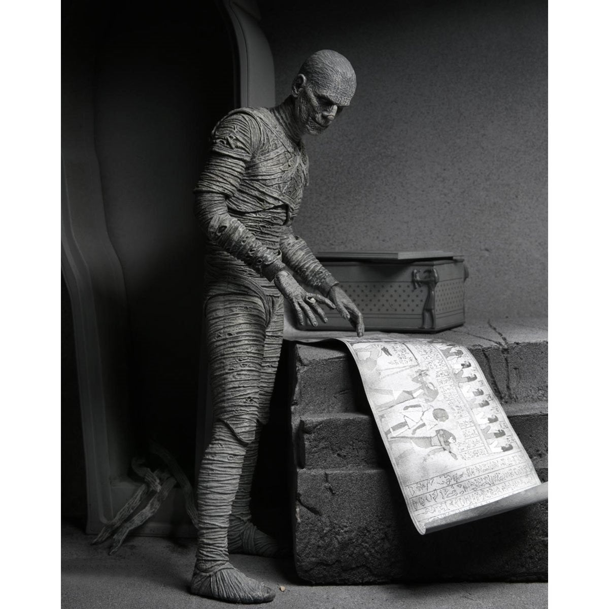 Universal Monsters Ultimate Mummy Black and White Version 7-Inch Scale Action Figure