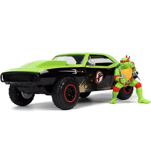 Teenage Mutant Ninja Turtles 1967 Chevrolet Camaro 1:24 Scale Die-Cast Metal Vehicle with Raphael Figure